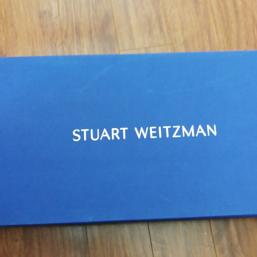 Stuart Weitzman - Picture 2 of 6